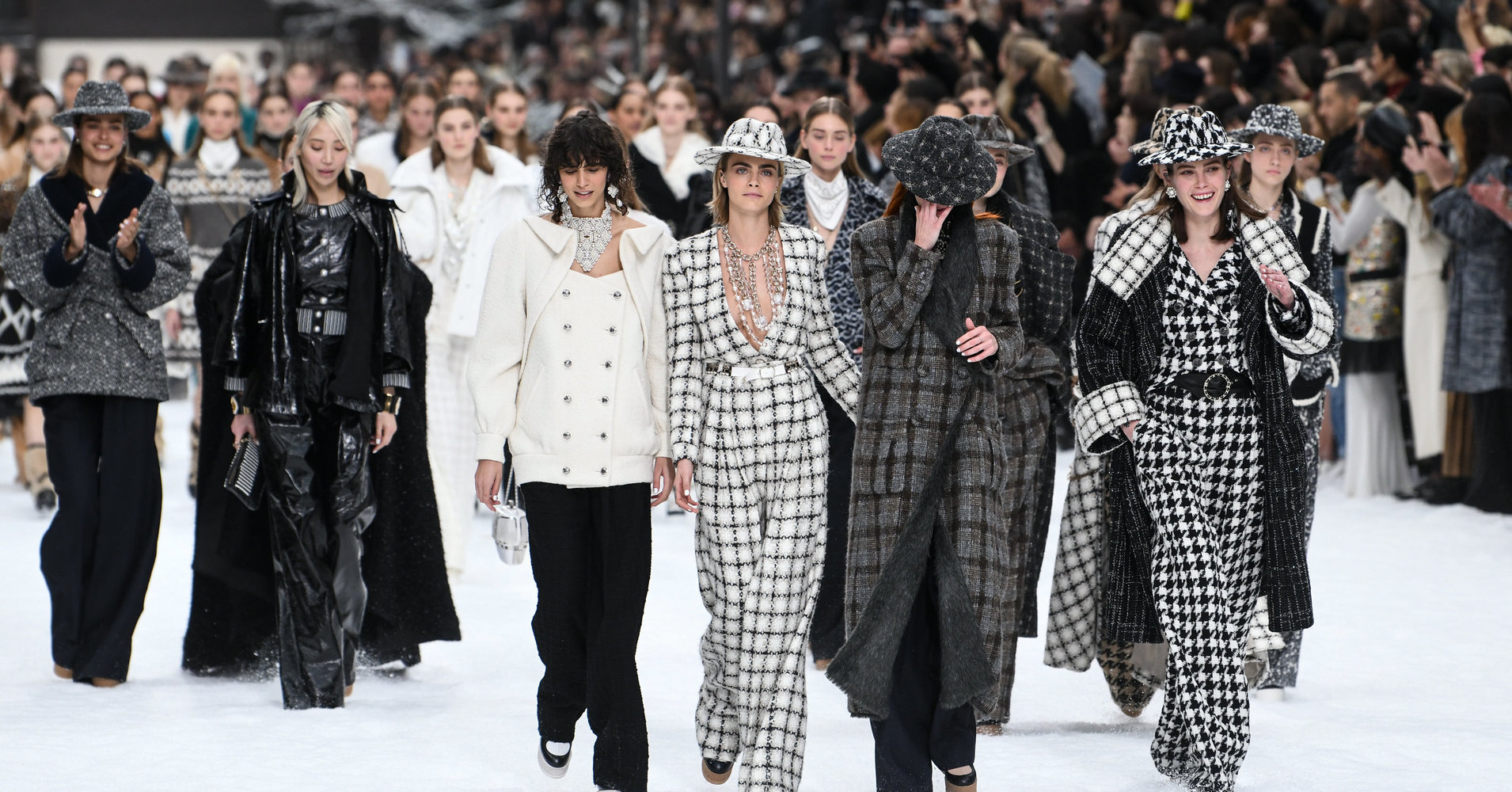 A história da Chanel na moda e sua influência sobre as mulheres - Juliana  Bacellar